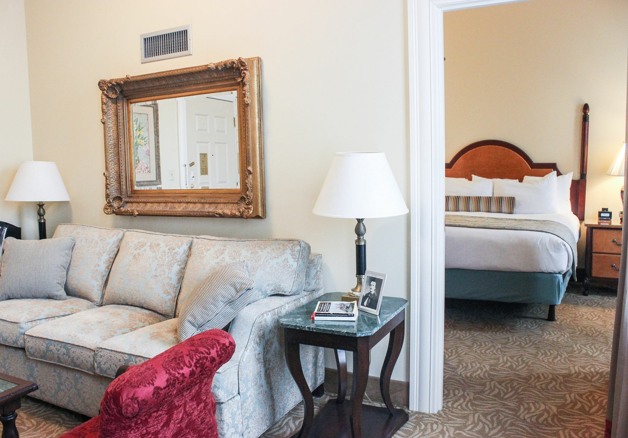 Hotel Providence Bagian luar foto