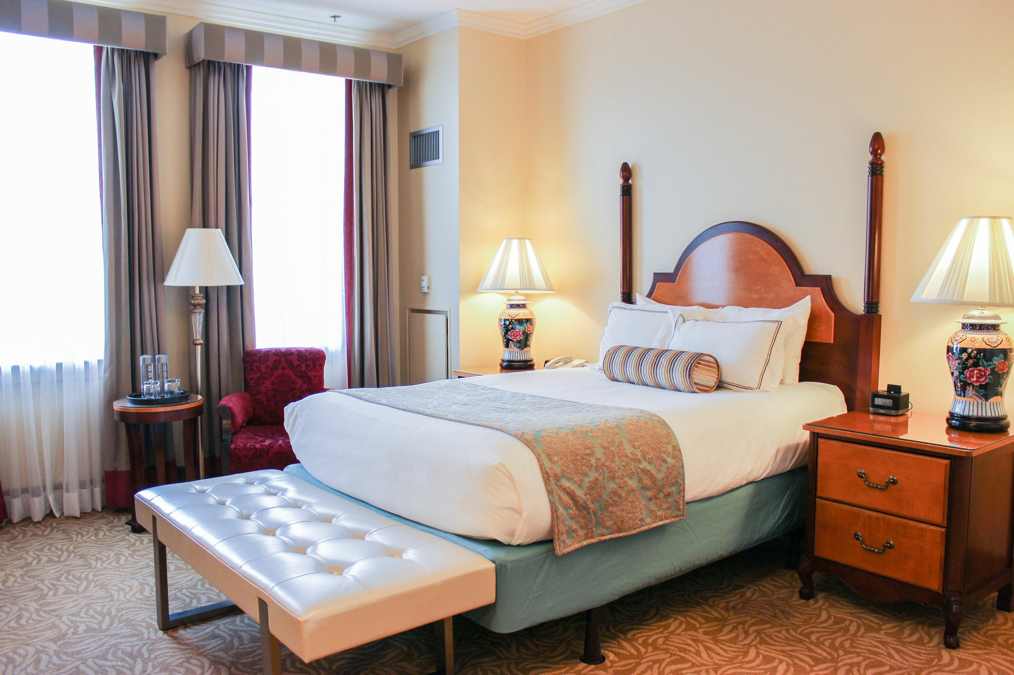 Hotel Providence Bagian luar foto