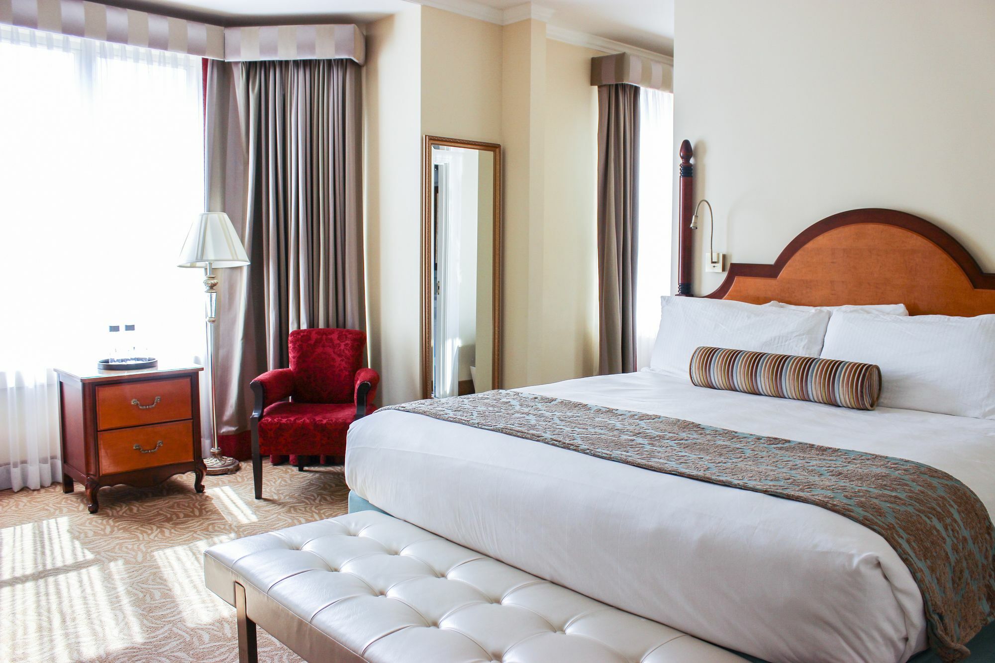 Hotel Providence Bagian luar foto